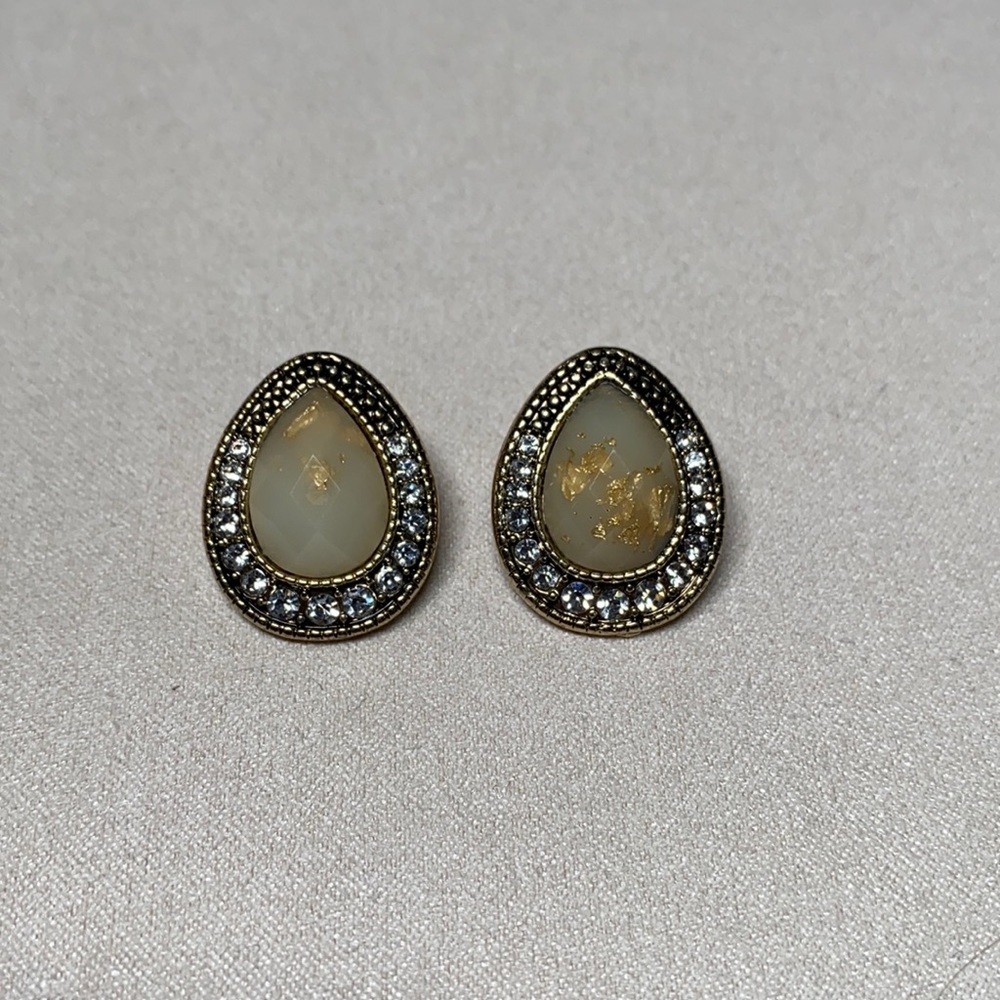 Teardrop earrings